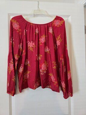 Casual long sleeved top